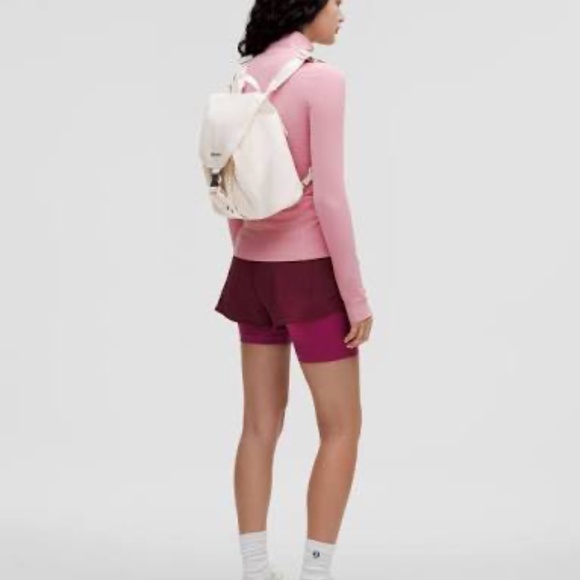 Lululemon NWT Drawstring Bucket Backpack 10L - Picture 2 of 4